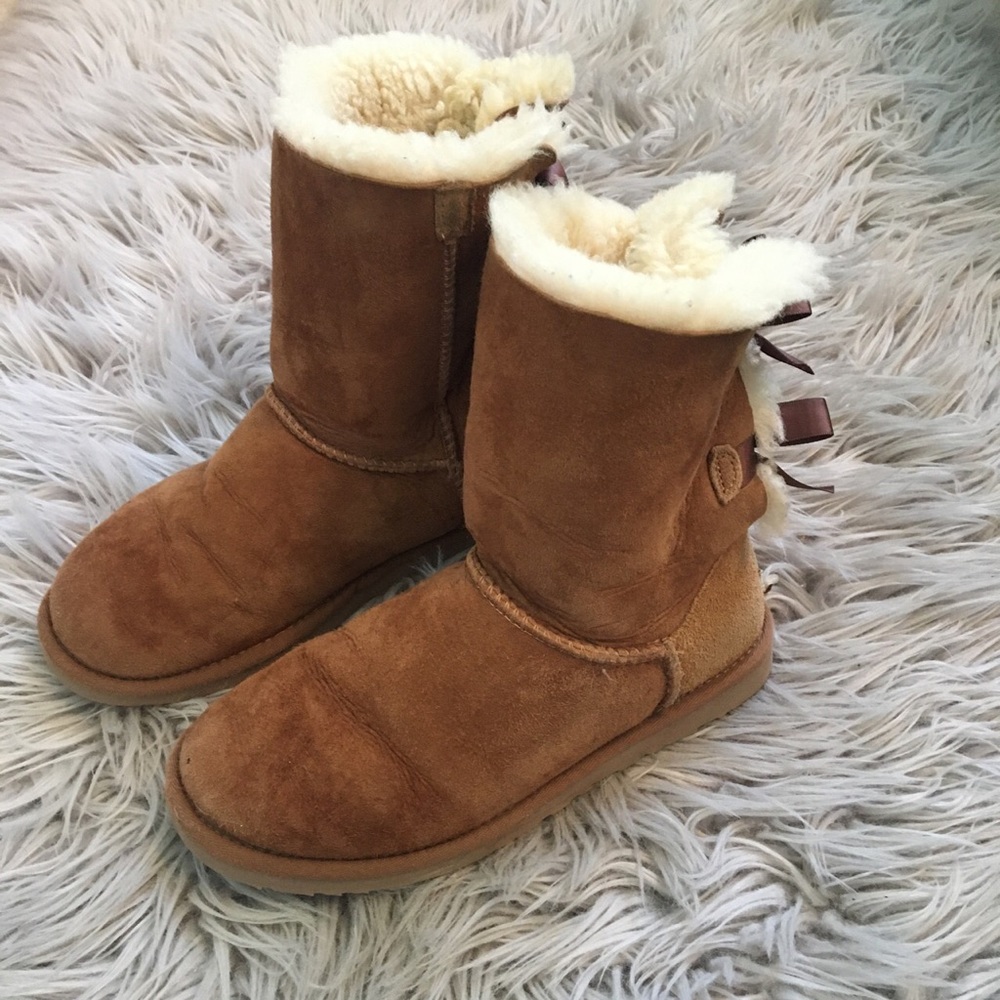 Chestnut Bailey Bow Uggs